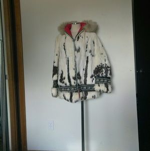 Hooded fur jacket with thick lining